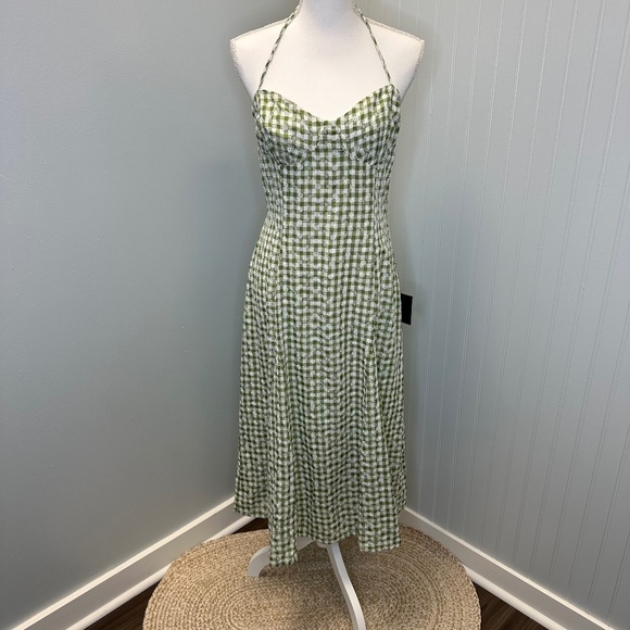 Lulus Dresses & Skirts - Lulus Green and White Plaid Embroidered floral dress size Large